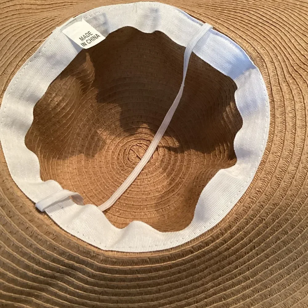 Large Brim Woven Boater Hat - Picture 2 of 4